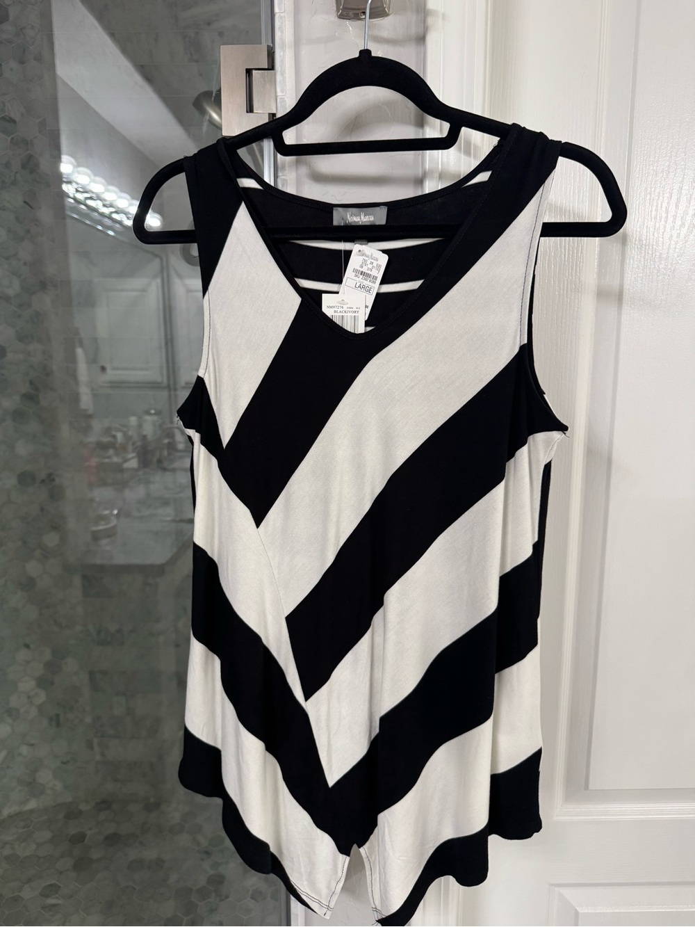 Neiman Marcus Black Ivory Chevron Striped Tank Top Large NWT